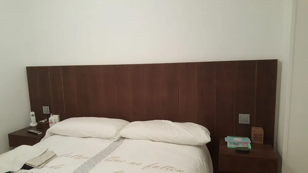 Cabecera en madera